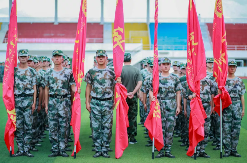 當(dāng)迷彩邂逅青春，記錄工職院軍訓(xùn)生活