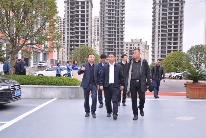 市委常委、市政府常務副市長周仕飛赴畢節(jié)工業(yè)職業(yè)技術學院調(diào)研